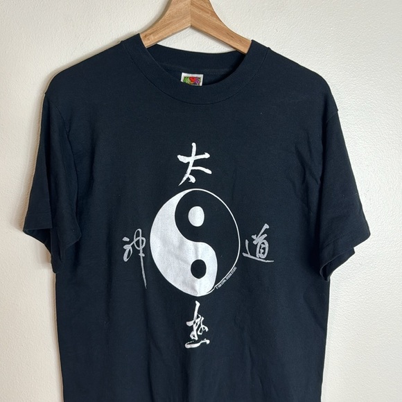 Vtg fruit of the loom heavy cotton yin and yang tshirt size medium single stitch - Picture 2 of 8